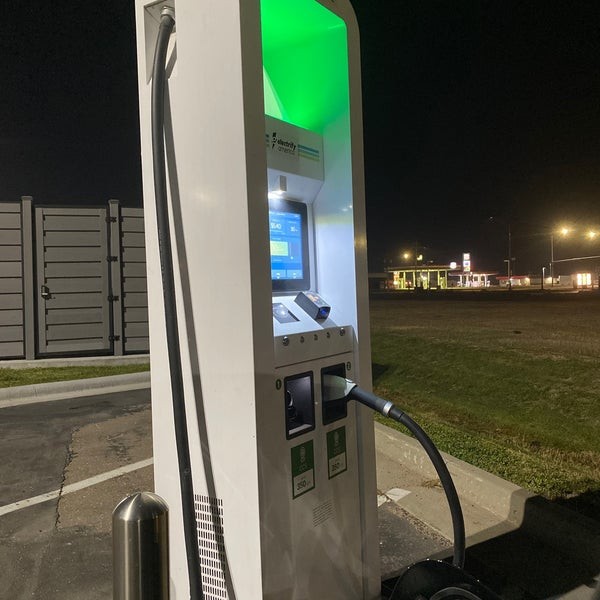 新能源充電樁加盟商提高市場份額的營銷策略與技巧