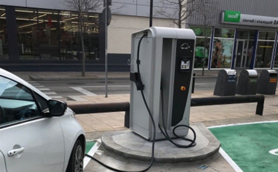 電動(dòng)汽車充電樁安裝維護(hù)與投入產(chǎn)出分析